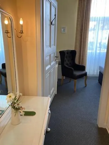 阿尔特别墅施罗斯伯里克酒店 巴特皮尔蒙特